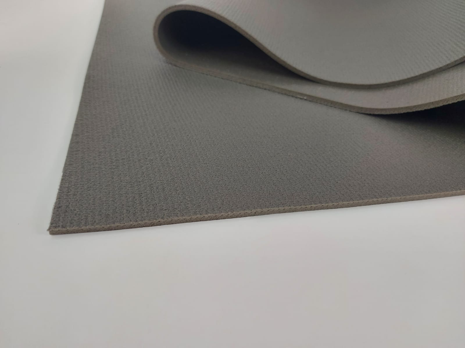 Ковровое покрытие для раздевалок Aqua matte premium серый 80х1500см