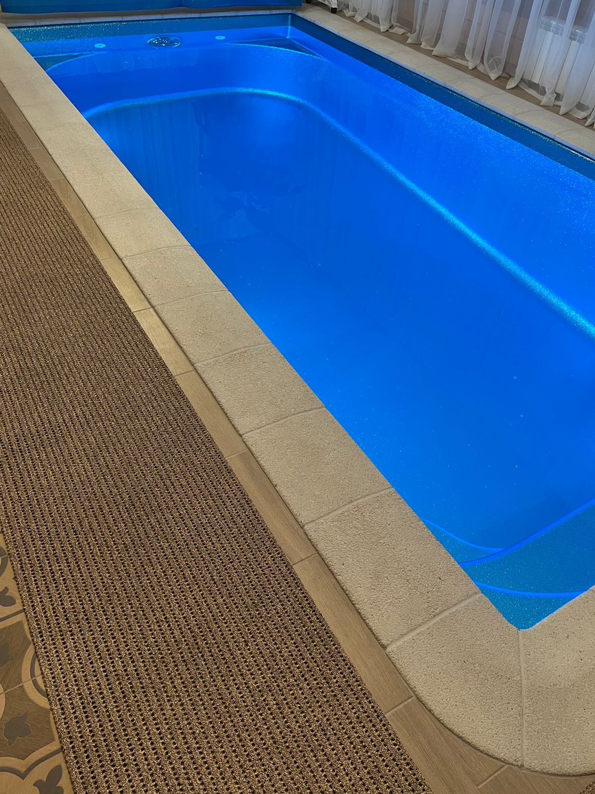 Ковровое покрытие для бассейна AKO Safe and Soft Luxe бежевый 60х300см