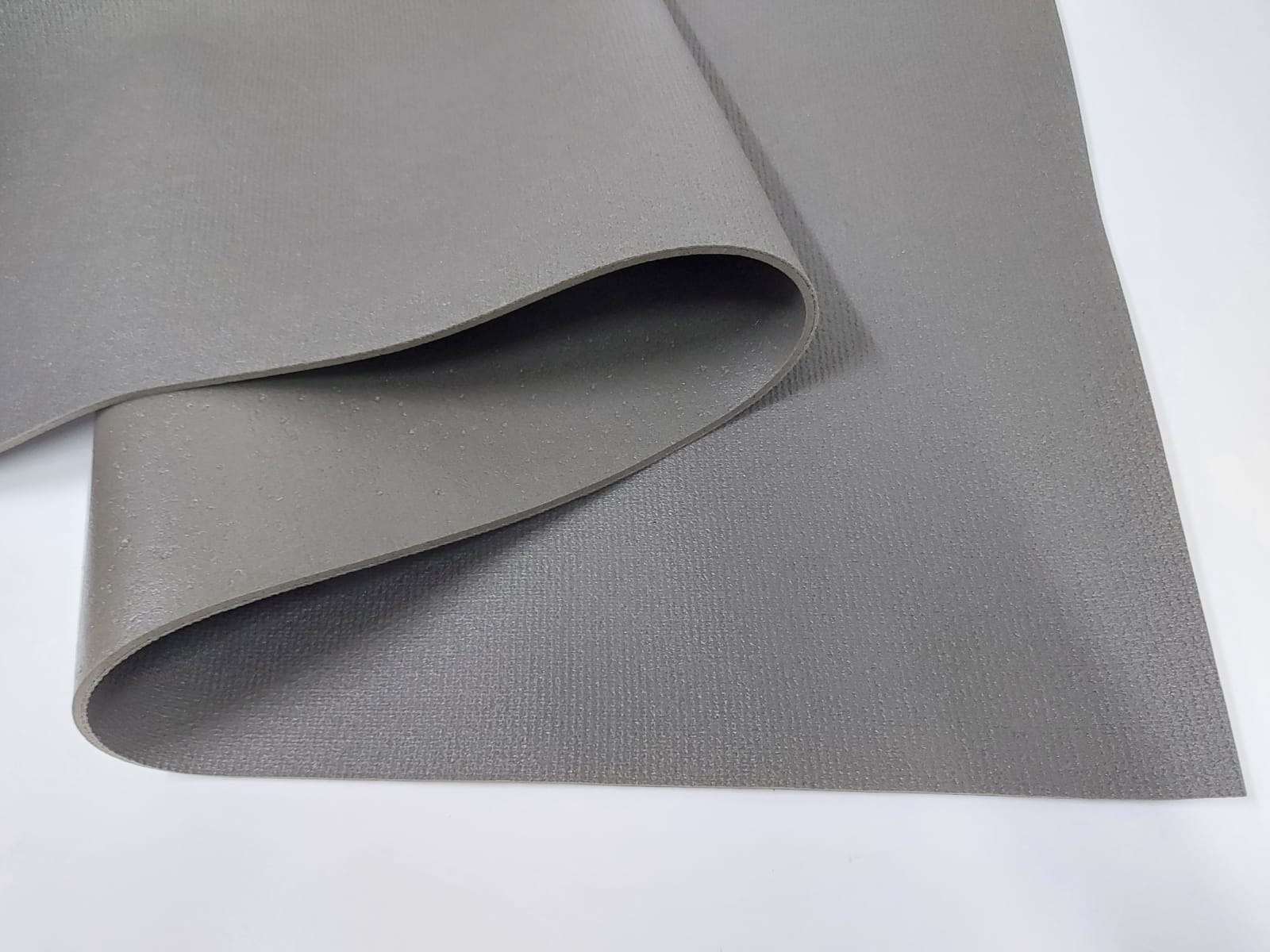 Ковровое покрытие для раздевалок Aqua matte premium серый 80х1500см