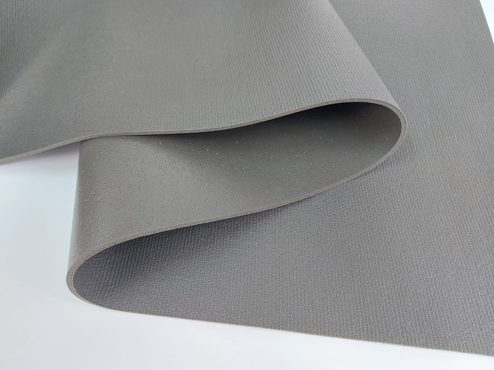 Мягкое покрытие для влажных помещений Aqua matte premium серый 80х1600см